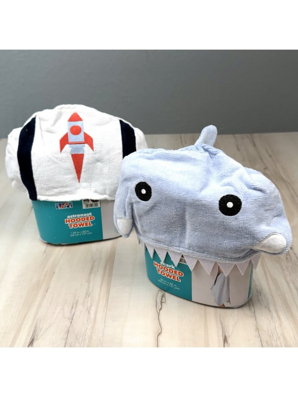 Lot 2 DREAM STREET Kids HOODED Terry Bath TOWELS Shark Astronaut 25”x50” NIP NEW